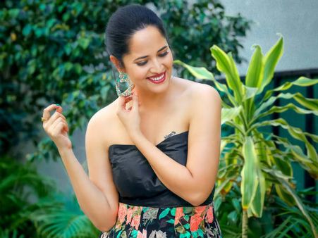 తన టాటూ అర్థం, తొలి రెమ్యూనరేషన్ సీక్రెట్ బయటపెట్టిన అనసూయ!