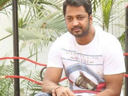 నాన్నగారి వల్ల పైకొచ్చారు, సాయం చేయలేదు, అంతా కమర్షియలే: ఆర్యన్ రాజేష్