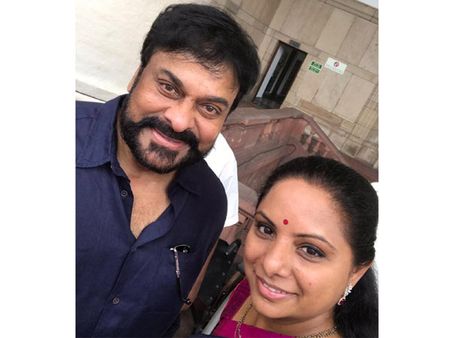 నేను చిరంజీవి అభిమానినే, ‘సైరా’ కోసం వెయిట్ చేస్తున్నా: ఎంపీ కవిత