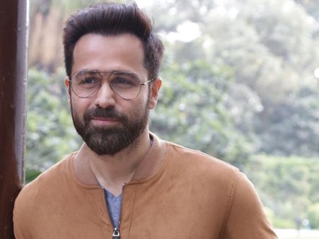 ప్రతిసారి 20 లిప్ లాక్స్, ఇక నా వల్ల కాదు .. ముద్దుల వీరుడికి అలుపొచ్చిందట!