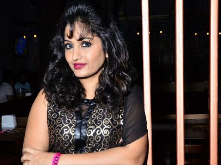 హీరోయిన్ కదా రేటు పెంచండి! ‘తానా’ టేప్ సంచలనం, మాధవి లత ఏమన్నారంటే..