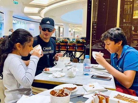 మా అన్నయ్య పెద్ద 'ఫ్యామిలీ గయ్'.. వైరల్ అవుతున్న మహేష్ కుమార్తె సితార వీడియో!