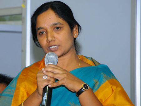 బాలయ్య ఎన్నిరోజులు కష్టపడ్డారో తెలియదు.. ఎన్టీఆర్ బయోపిక్‌‌పై పరిటాల సునీత!