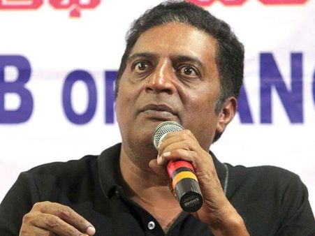 మరో ‘బాంబు’ పేల్చిన ప్రకాశ్ రాజ్.. సెన్సేషనల్ కామెంట్‌తో వేడెక్కిన పాలిటిక్స్!