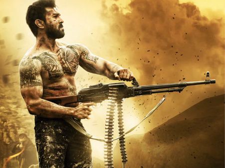 రాంచరణ్ ర్యాంబో లుక్.. ఎంత కష్టం దాగుందో తెలుసా, బాలీవుడ్ హీరోల తరహాలో!