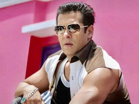 హీరోయిన్లతో లిప్ కిస్.. అది పెద్ద విషయం కాదు.. అన్నయ్యకు ఎప్పుడూ అదే పని!