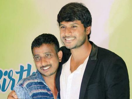 విషాదంలో సందీప్ కిష‌న్... అభిమాని మృతితో షాక్‌... కుటుంబానికి అండగా...