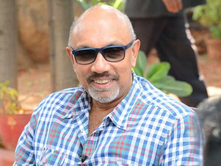 చేతిలో చిప్పతో మోడీకి అవమానం.. బాహుబలి 'కట్టప్ప' అరెస్ట్ అంటూ వార్తలు!