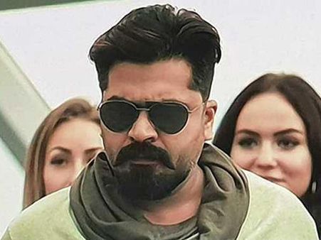 అందుకే తప్పుకున్నాడా? పవన్ కళ్యాణ్.. శింబు.. అదే మూవీ, అదే ఇబ్బంది?