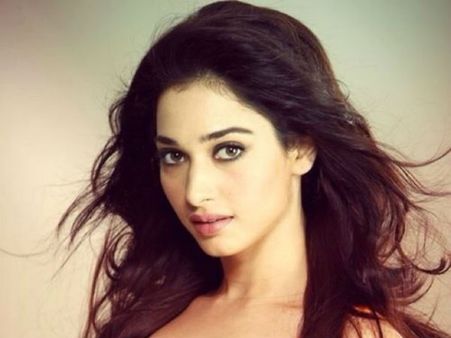 కంగనా కెపాసిటీ ఏంటో తెలుసు: ‘మణికర్ణిక’ వివాదంపై తమన్నా