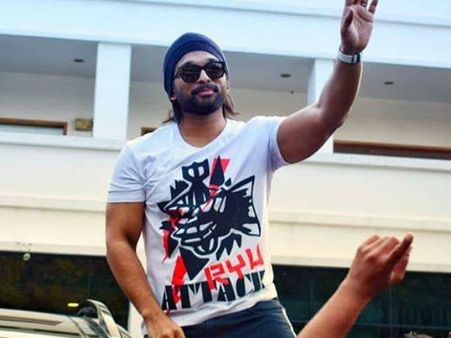 అల్లు అర్జున్ తల్లి పాత్రలో ఒకప్పటి గ్లామరస్ హీరోయిన్?