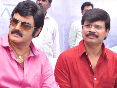 రగులుతున్న మెగా వివాదం: బోయపాటికి బాలయ్య ఫుల్ సపోర్ట్