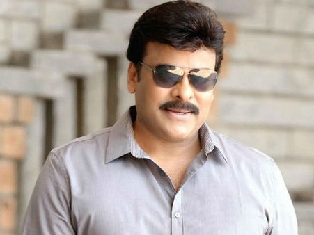 చిరంజీవి బయోపిక్: మెగా బ్రదర్ నాగబాబు కామెంట్స్ హాట్ టాపిక్!