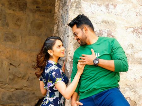 కార్తి-రకుల్ మూవీ ‘దేవ్’ ప్రీ రిలీజ్ బిజినెస్ ఎంతంటే..