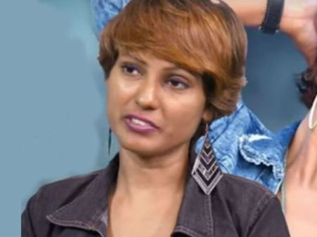 గోకించుకుంటేనే డబ్బులు, ఇండస్ట్రీలో ‘గే’లు కూడా ఉన్నారు: సింగర్ సంచలనం