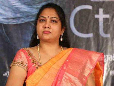 పవన్ కళ్యాణ్ గారు వచ్చారు.. ఇండస్ట్రీ మొత్తం కదిలింది, ఫస్ట్‌టైం ఏడ్చా.. నటి హేమ!