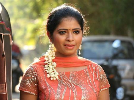 అసిస్టెంట్ డైరెక్టర్‌తో హాస్య నటి పెళ్లి.. వీళ్ల ప్రేమ గురించి తెలిస్తే షాకే!