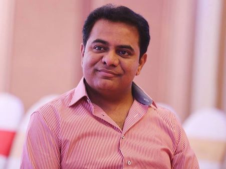 టీఆర్ఎస్ నేత కేటీఆర్ రివ్యూ.. ఆ సినిమా గురించి ఓపెన్‌గా చెప్పేశాడు!