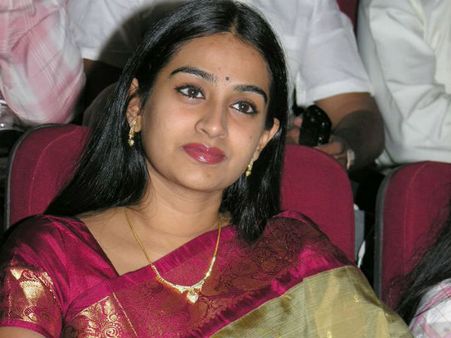 బూతులు తిడుతున్నారు.. నన్ను అల్లరి చేయడం ఎందుకు?.. నటి లయ ఆవేదన