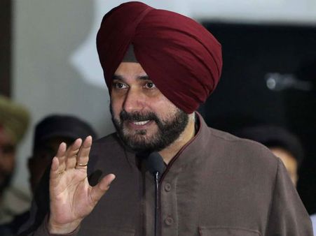 40 మందిని చంపేశారు, అయినా పాక్‌కు అనుకూలంగా కామెంట్లు.. షో నుంచి తన్ని తరిమేయండి!