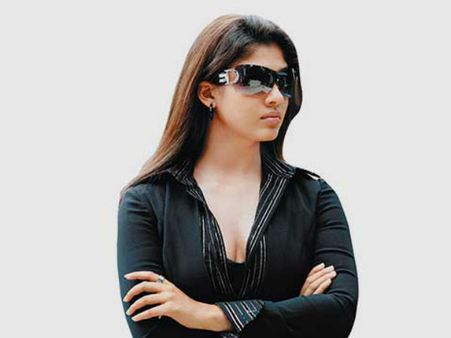 నయనతార అందుకే లేడి సూపర్ స్టార్.. చిత్ర యూనిట్ కోసం స్పెషల్ గిఫ్ట్!