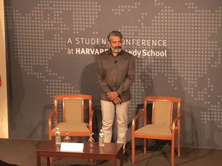 హార్వర్డ్ యూనివర్శిటీ సదస్సులో ‘ఆర్ఆర్ఆర్’ గురించి రాజమౌళి.. ఏమన్నారంటే?