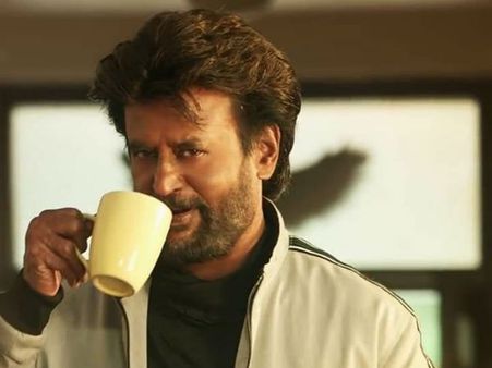 రజనీకాంత్ భారీగా తగ్గాడు.. అలా కోతపెట్టేసుకొన్నాడు.. మళ్లీ ఆ వివాదం తెరపైకి?