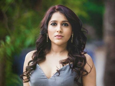 సాలే.. ఇక్కడెందుకురా ఉన్నావ్.. పాక్‌కు వెళ్లాల్సింది.. సిద్దూపై యాంకర్ రష్మీ ఫైర్