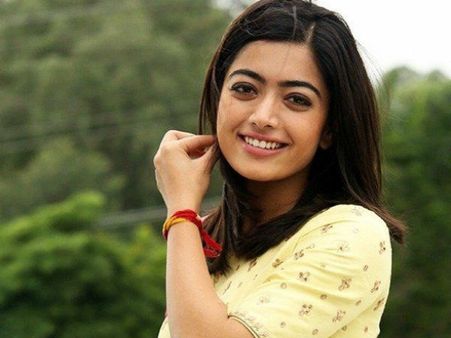 రష్మిక గురించి మళ్ళీ అలాంటి వార్తలు.. ఆధారాలు చూపించండి అంటూ ఫైర్!