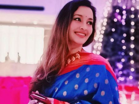 15 ఏళ్ల తర్వాత నటనపై వైపు.. సంఘ సంస్కర్త పాత్రలో రేణు దేశాయ్!