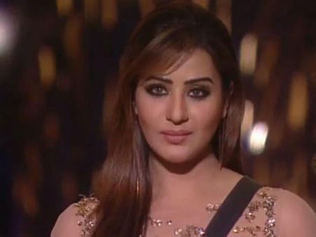 పాక్ నటుల కోసం పోరాడతానంటున్న బిగ్‌బాస్ బ్యూటీ.. రేప్ చేస్తామంటూ బెదిరింపులు!