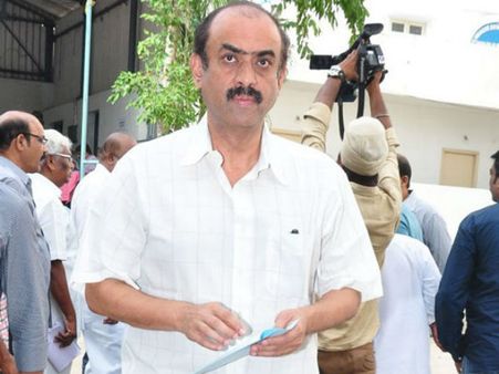 నిర్మాత సురేష్ బాబు ఇంటిని కూల్చేందుకు రంగం సిద్ధం!