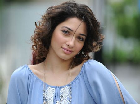 డబ్బు కోసమే తమన్నా అలా చేస్తోంది.. ఘాటు విమర్శలపై మిల్కీ బ్యూటీ ఏమందో తెలుసా!