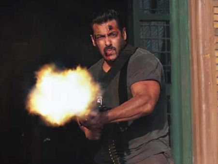 సల్మాన్ ఖాన్ సూపర్ హిట్ చిత్రం తెలుగులో రీమేక్.. హీరో ఎవరంటే!