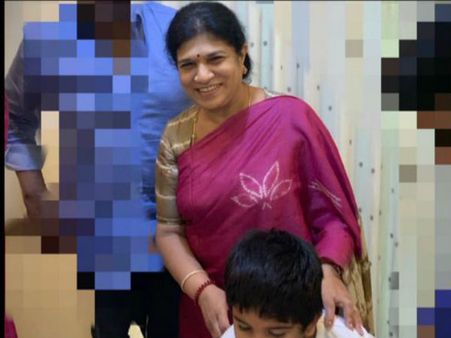 రామ్ చరణ్ మదర్ బర్త్ డే.. ట్విట్టర్లో ఉపాసన వినూత్న ట్వీట్