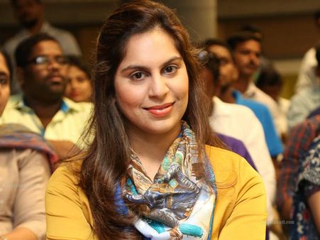 ఫ్లూ బారిన పడ్డ రామ్ చరణ్ భార్య... మెగా అభిమానుల పరామర్శల వెల్లువ!