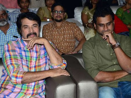 ఇడుపులపాయకు వినిపించాలి.. అమరావతిలో నిద్రపోతున్నవాళ్ళు లేవాలి.. యాత్ర దర్శకుడు!