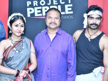 మల్లీశ్వరికి మ్యూజిక్ చేస్తున్నానా అనే ఫీలింగ్.. శ్రేయా ఘోషల్ కంటే గొప్పగా పాడింది.. ఆర్మీ