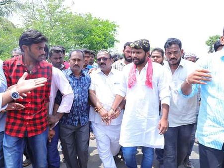 పొలిటికల్ వార్: రంగంలోకి హైపర్ ఆది, గబ్బర్ సింగ్ గ్యాంగ్!