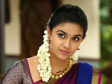 బాలీవుడ్ ఎంట్రీ ఇవ్వబోతున్న కీర్తి సురేష్, వివరాలు ఇవే...