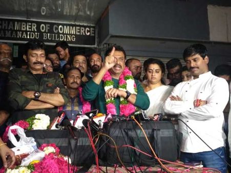 ‘మా’ ఎన్నికల ఫలితాలు వెల్లడి: అధ్యక్షుడిగా నరేష్ సంచలన విజయం!