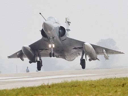 'సర్జికల్ స్ట్రైక్ 2' కోసం బాలీవుడ్‌లో రేస్.. మతి పోగొట్టేలా టైటిల్స్!