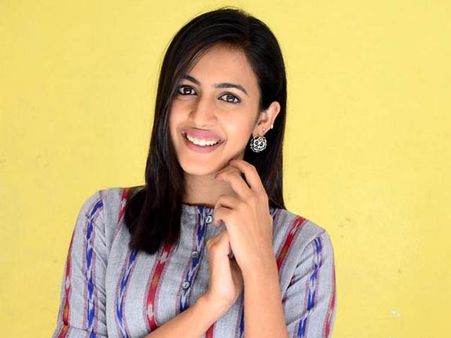 నేను ఆటైపు కాదు, విజయ్ దేవరకొండ అందుకే అలా, నాన్నకోసం ప్రచారం చేస్తా: నిహారిక