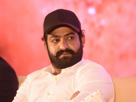 RRR: తారక్ సరసన నటించే హీరోయిన్ కోసం తెగ వెతుకుతున్నారు, ఆమె ఎవరంటే..?