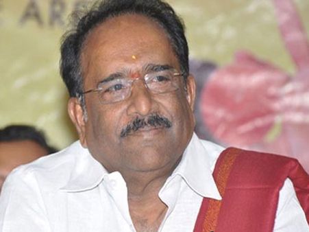 నిర్మాత చెరువులో దూకాడు, ఎన్టీఆర్‌కు తగ్గించుకోమని చెప్పా... విజయ్ దేవరకొండ, నాని కూడా!