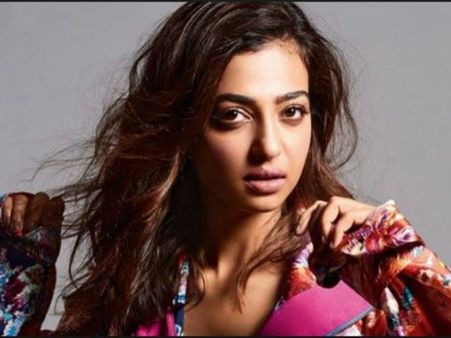 వర్షంలో అతడికి ముద్దు పెట్టాలనేది నా కల.. చీర కొంగు గాల్లోకి ఎగురుతూ రొమాన్స్.. రాధికా ఆప్టే!