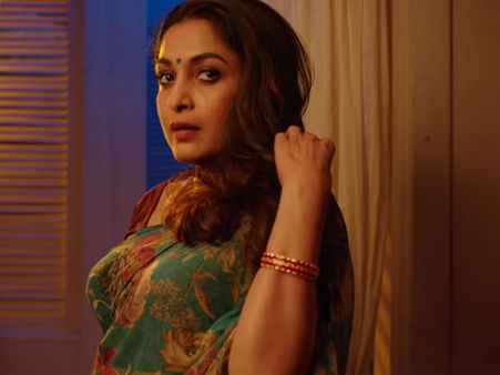 పోర్న్ స్టార్ పాత్రలో రమ్యకృష్ణ.. ఆ సీన్ కోసం ఏకంగా 37 టేక్స్, 2 రోజులు!