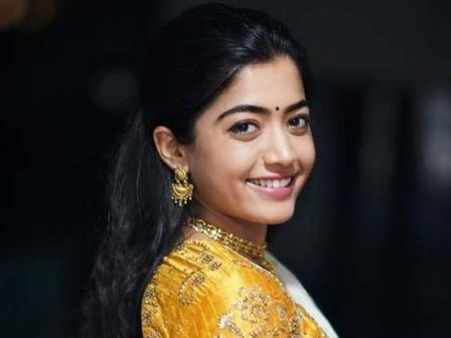 మరో క్రేజీ చిత్రంలో ఛాన్స్ కొట్టేసిన రష్మిక!