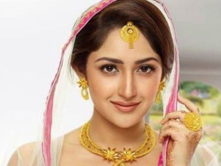 అఖిల్ హీరోయిన్ పెళ్లి.. గుట్టుచప్పుడు కాకుండా హైదరాబాద్‌లో .. సంజయ్ దత్ స్పెషల్ ఎట్రాక్షన్!