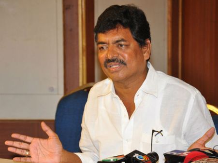 ‘మా’ ఎన్నికల్లో ఓటమి తర్వాత శివాజీ రాజా మరింత బాధలో? వీడియోలు హల్‌చల్